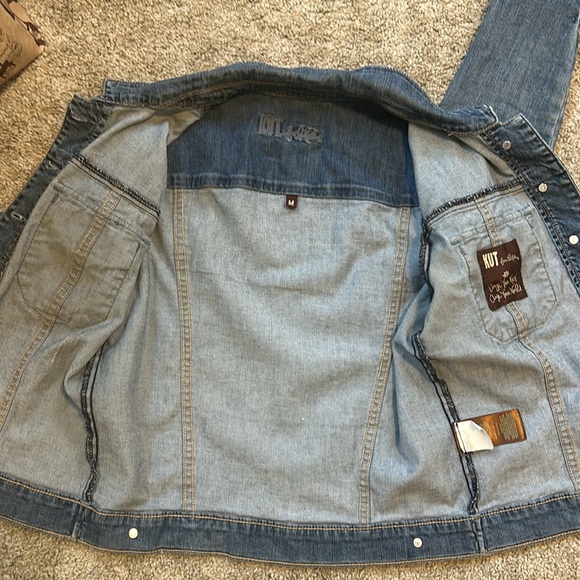 Kut from the Kloth Amelia Jean Jacket - Picture 10 of 16